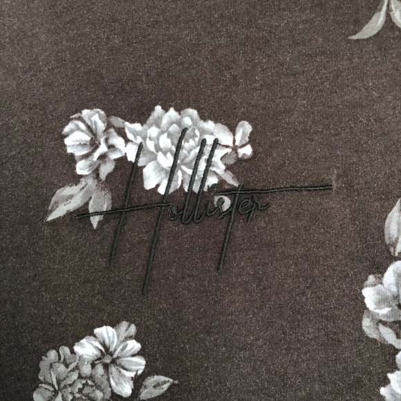 Long Sleeve Cotton Tee with Floral Design - Picture 4 of 16